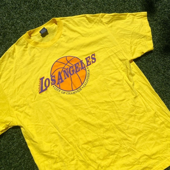 VTG 90’s Los Angeles Lakers Yellow Tee - Picture 4 of 5